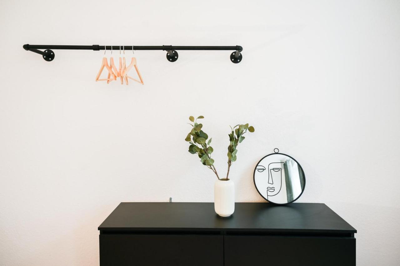 80qm In Zentral Gelegen Mit Hohen Decken - Beuys - *